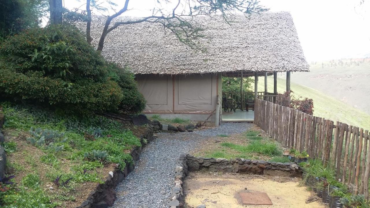 Maili Saba Camp Villa Nakuru Bagian luar foto