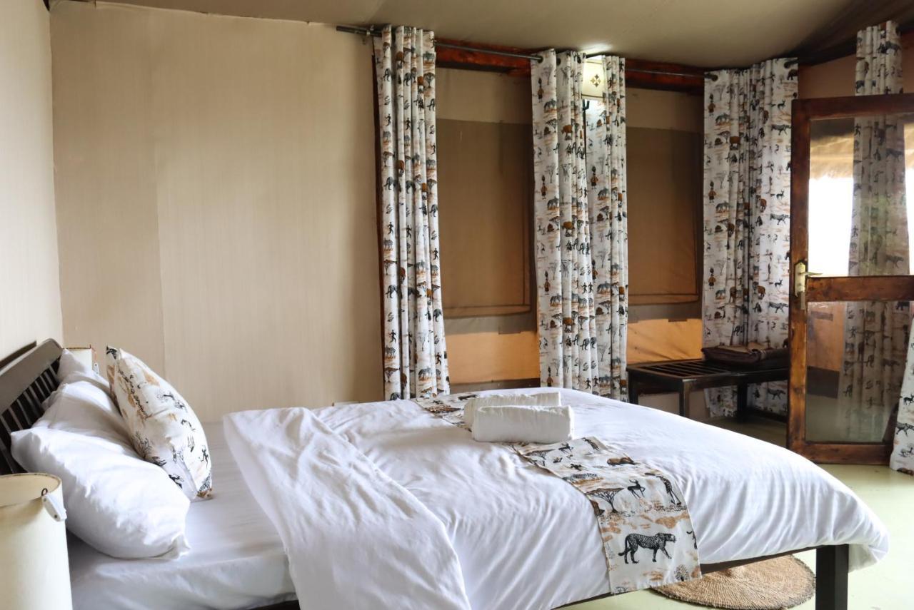 Maili Saba Camp Villa Nakuru Bagian luar foto
