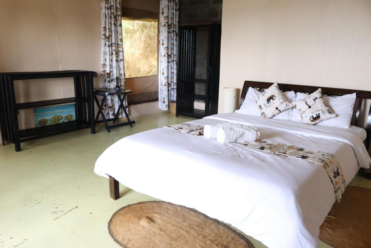 Maili Saba Camp Villa Nakuru Bagian luar foto